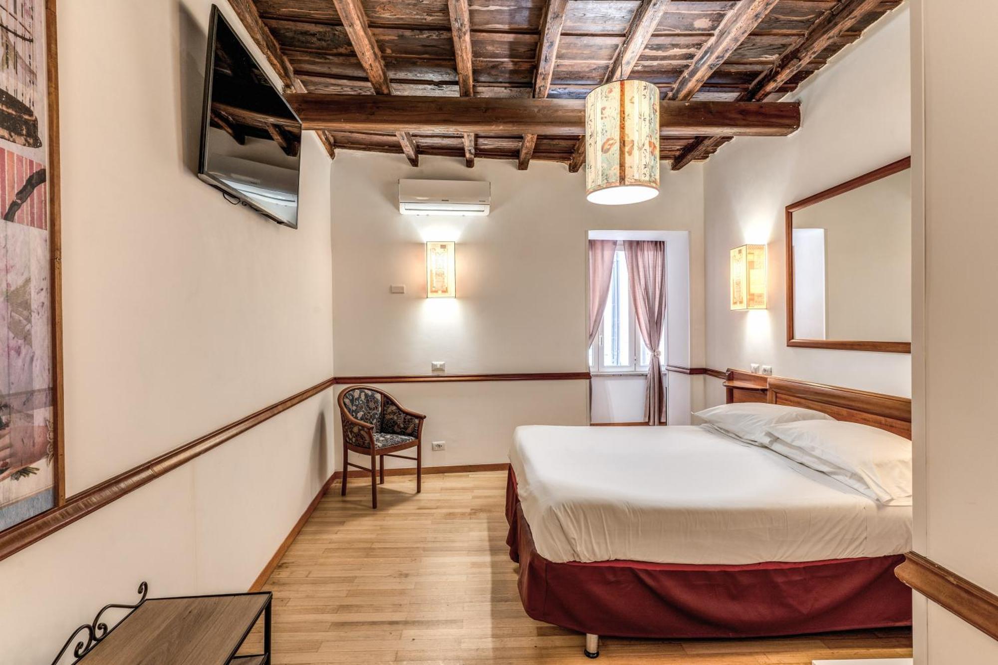 Hotel Santa Prassede Rome Bagian luar foto