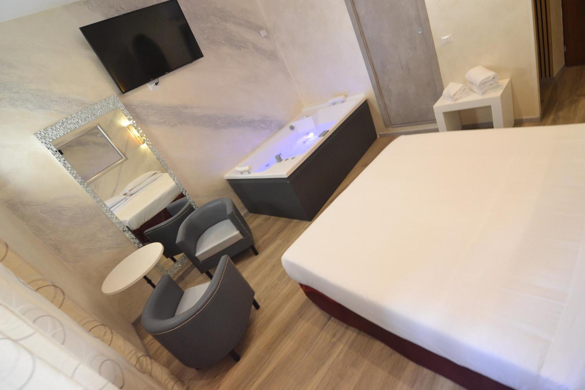 Hotel Santa Prassede Rome Bagian luar foto