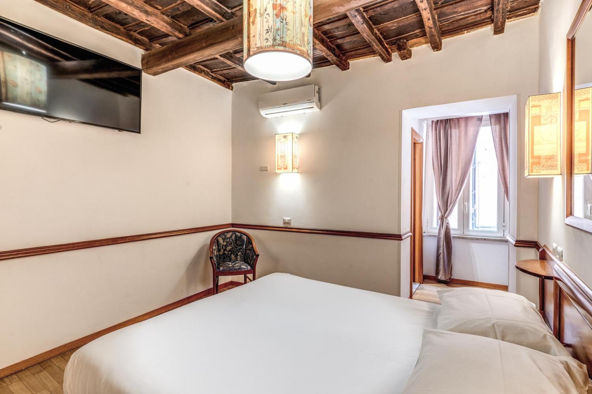 Hotel Santa Prassede Rome Bagian luar foto