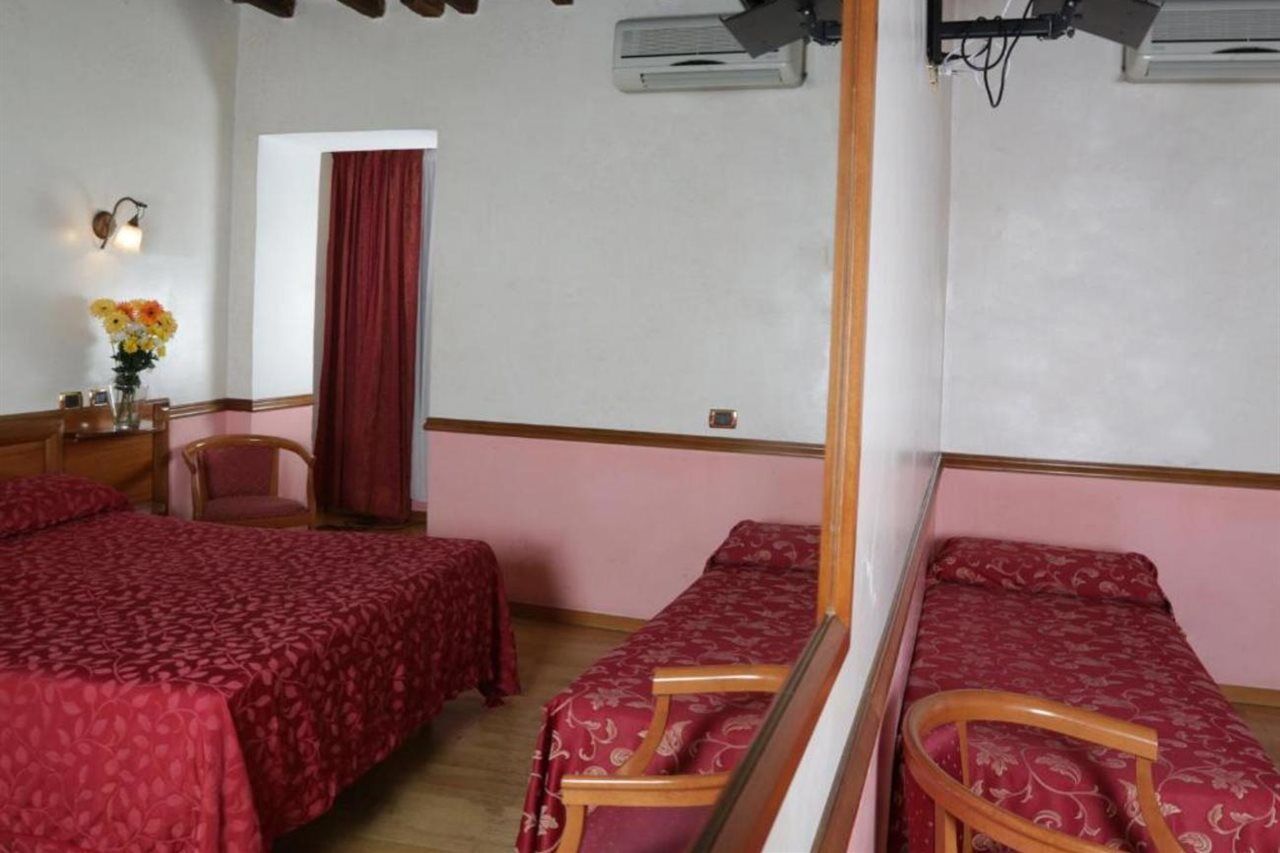 Hotel Santa Prassede Rome Bagian luar foto