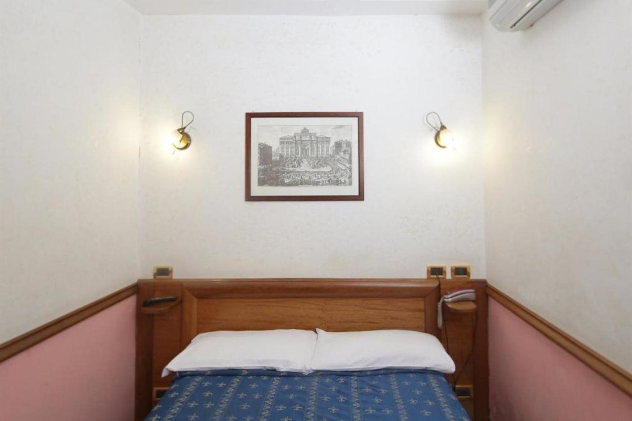 Hotel Santa Prassede Rome Bagian luar foto